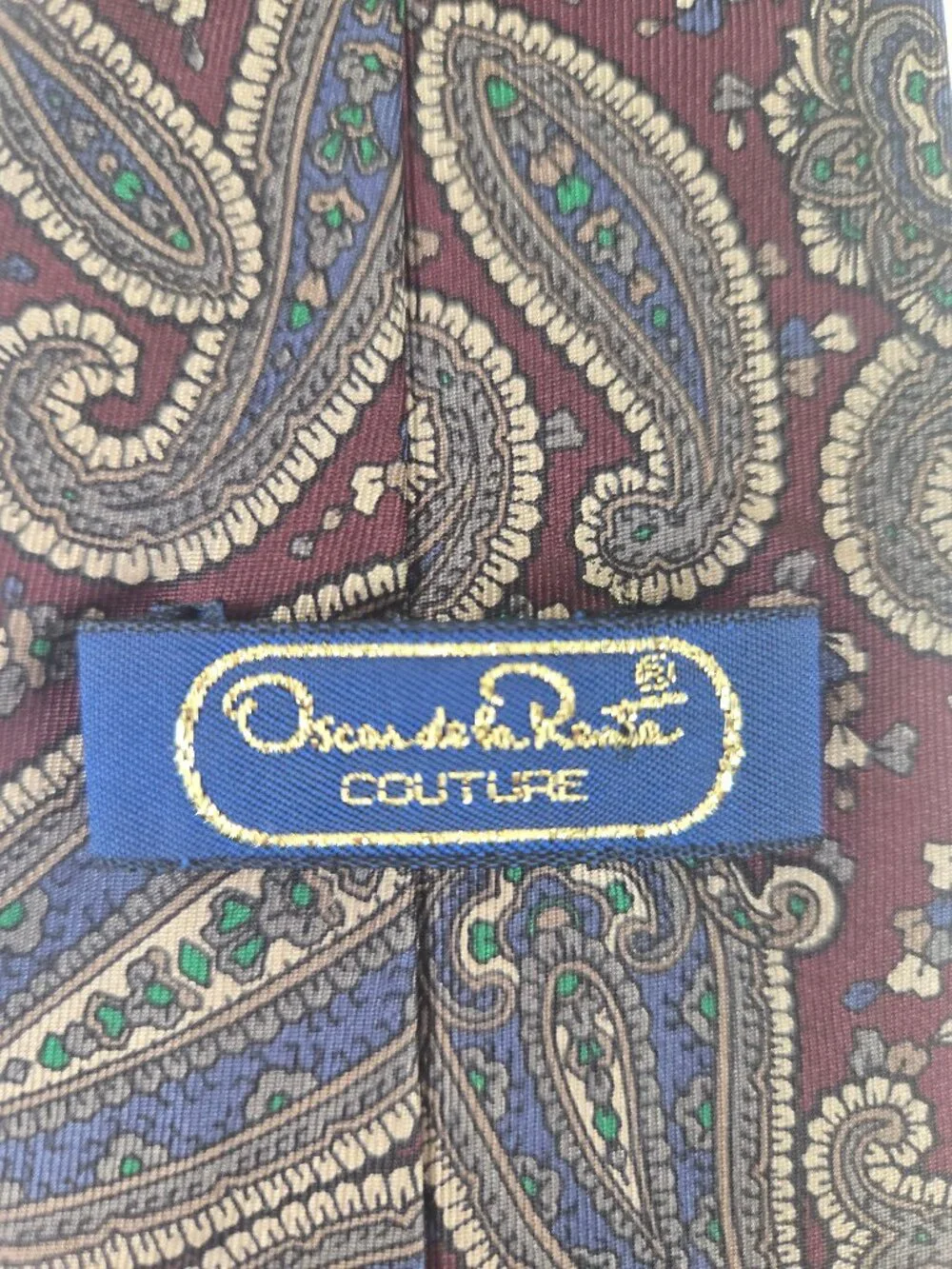 Vintage Oscar de la Renta Men's Tie 100% Silk Dark Red Paisley Floral Pattern